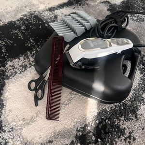 Wahl Black and White Grooming Kit
